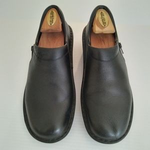 Naot Black Clogs Sz 39